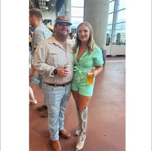 Meet your Posher, Danielle